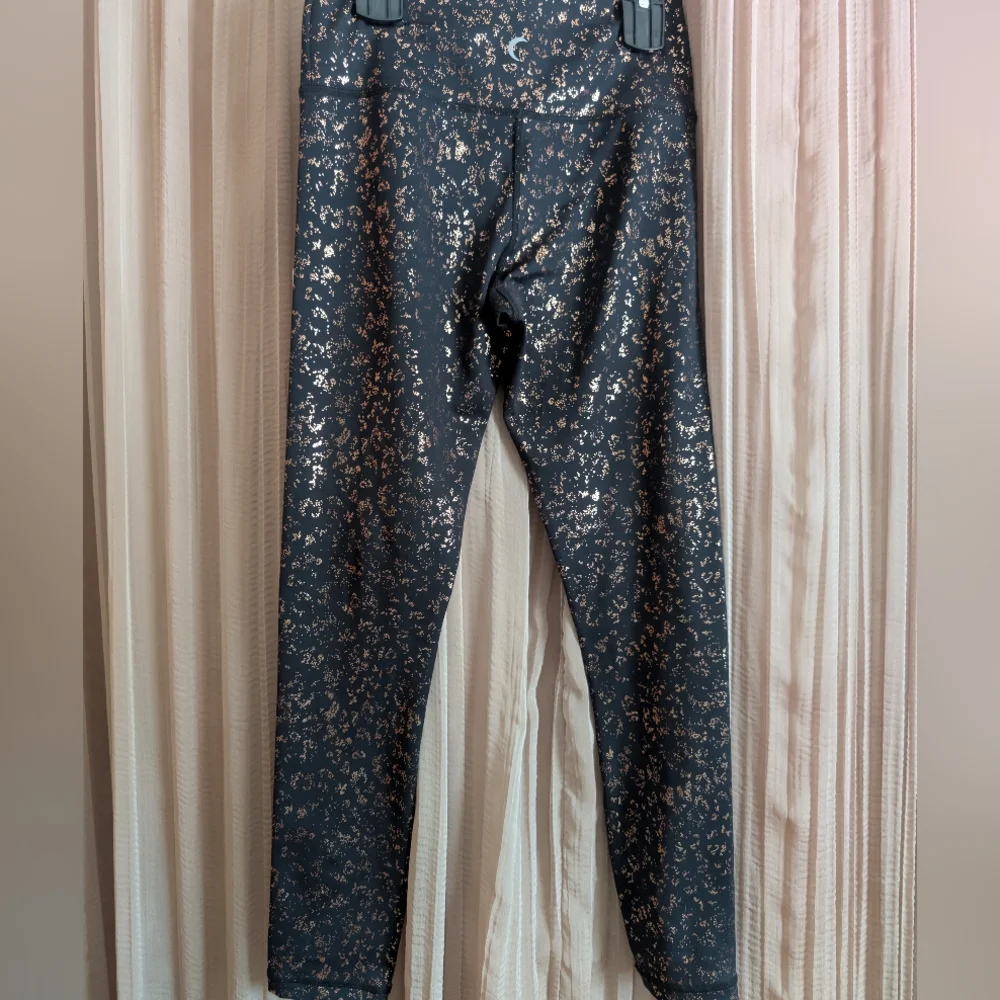 Zyia Light N Tight Hi rise Leggings - Picture 2 of 4